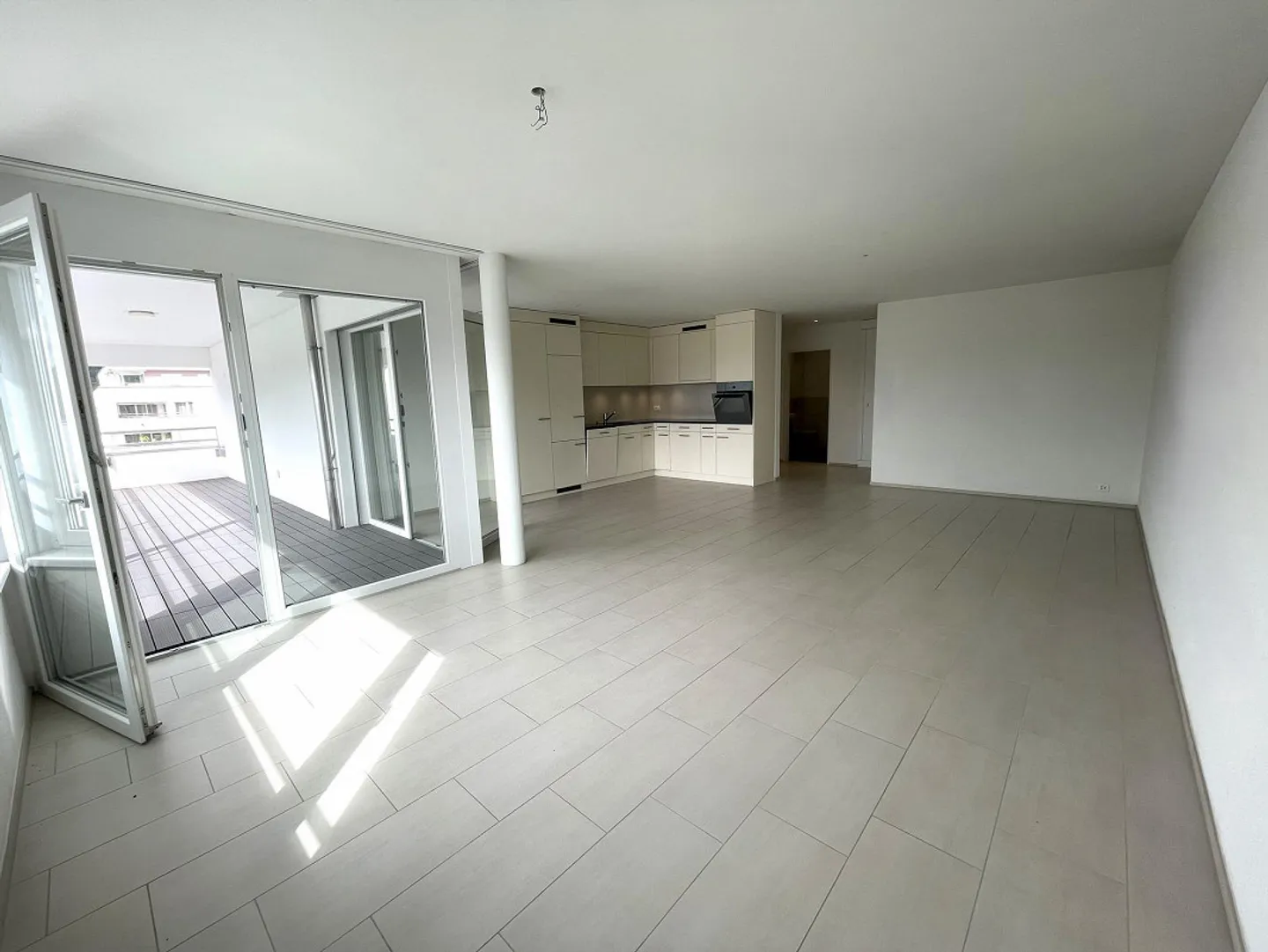 Helle, moderne 4.5-Zimmerwohnung - Foto 3 von 18