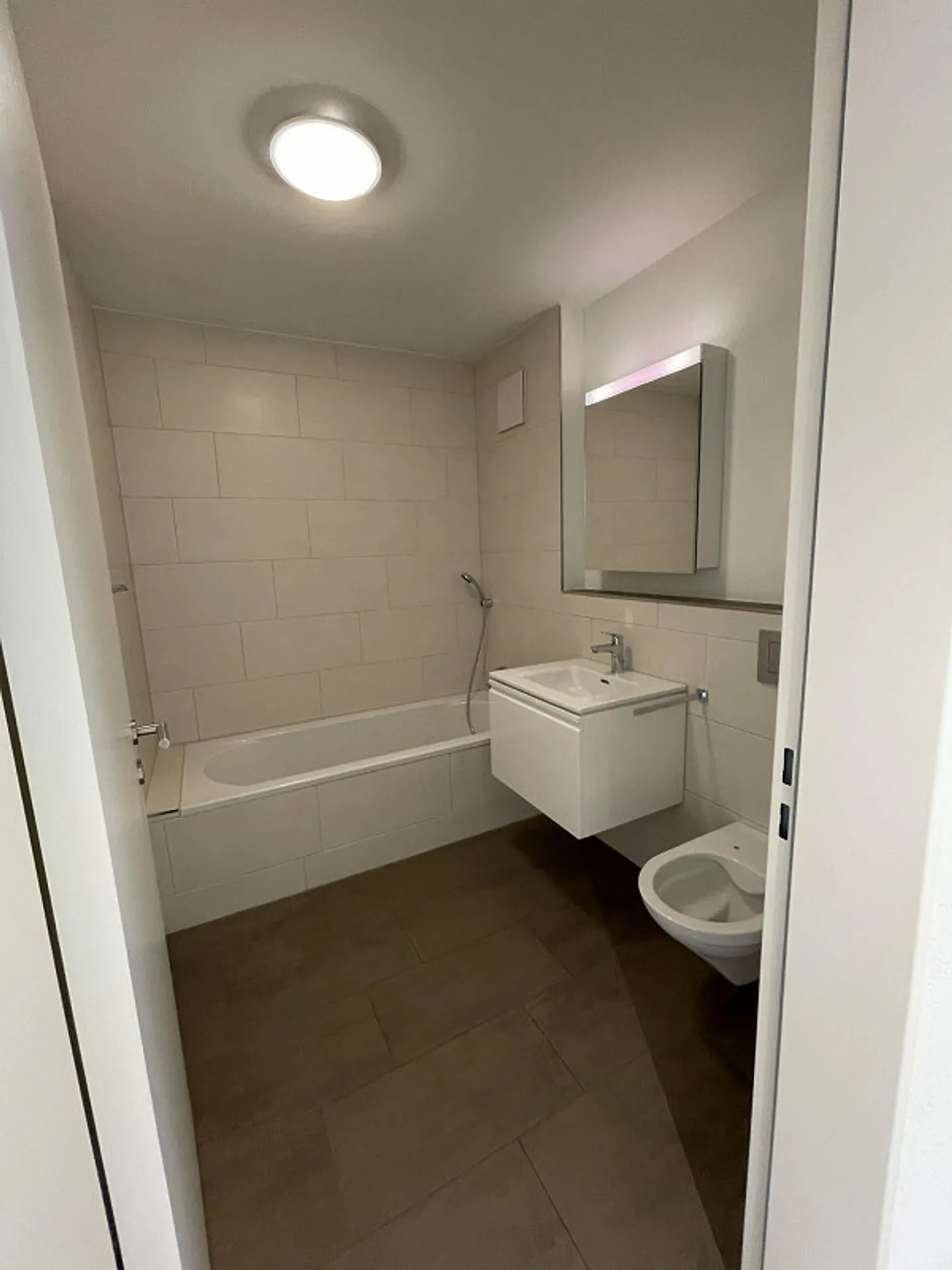 Helle, moderne 4.5-Zimmerwohnung - Foto 8 von 18