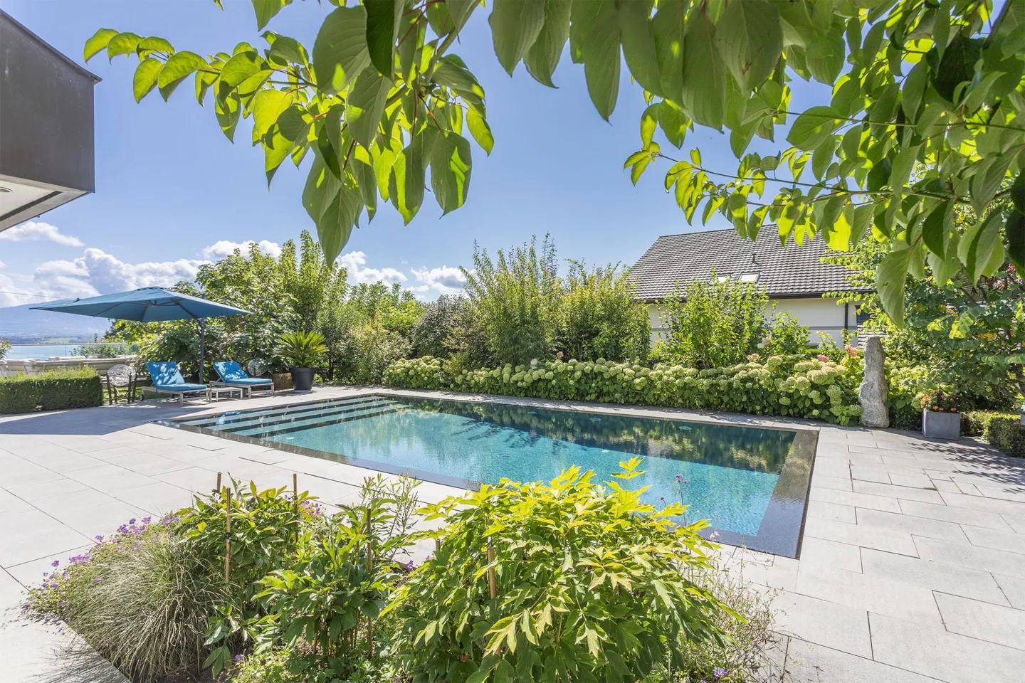 Superbe villa avec vue lac - Photo 4 sur 17