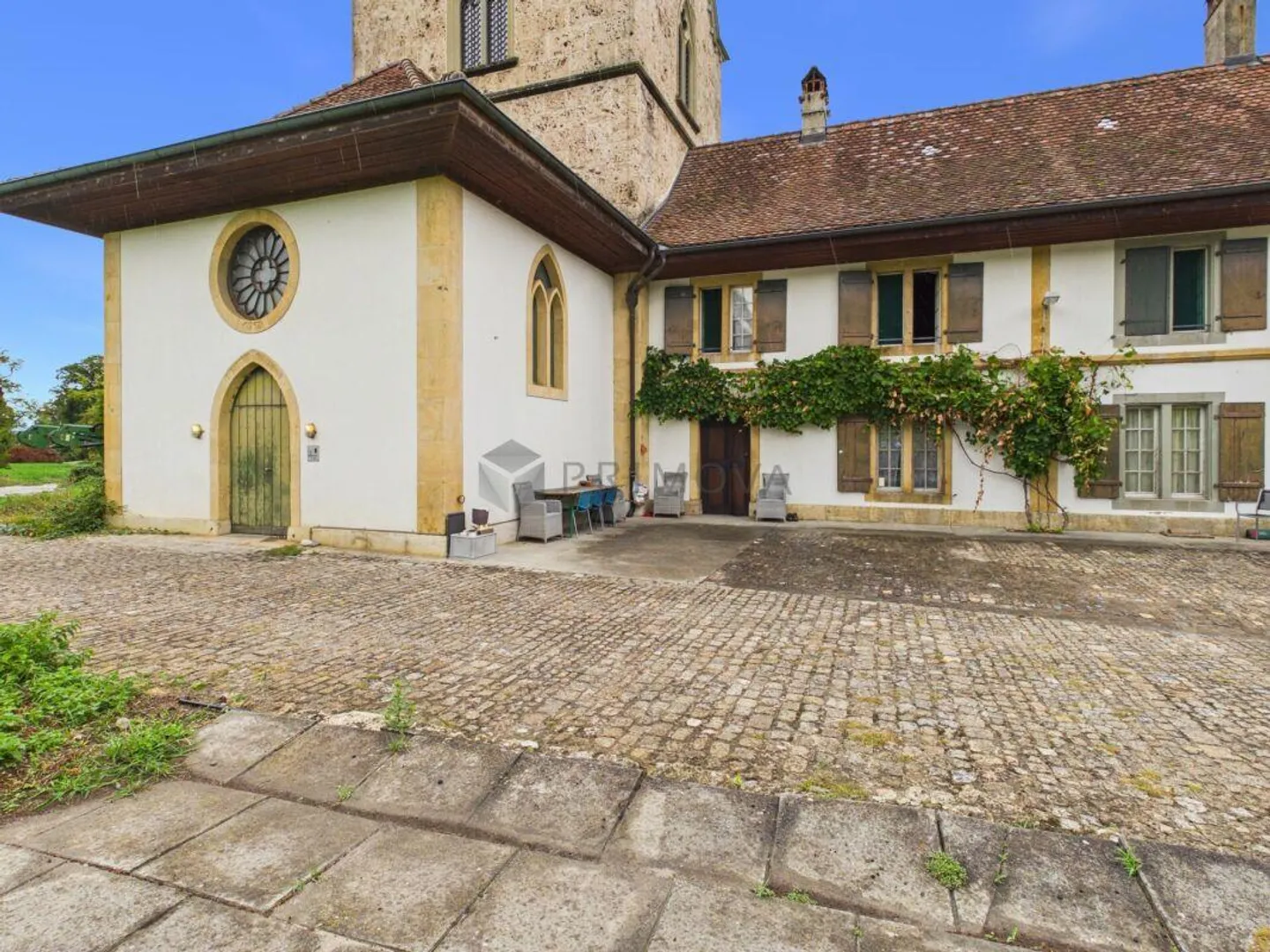 A declaration of love with potential: Historical living and working by Lake Murten. - Photo 2 of 16