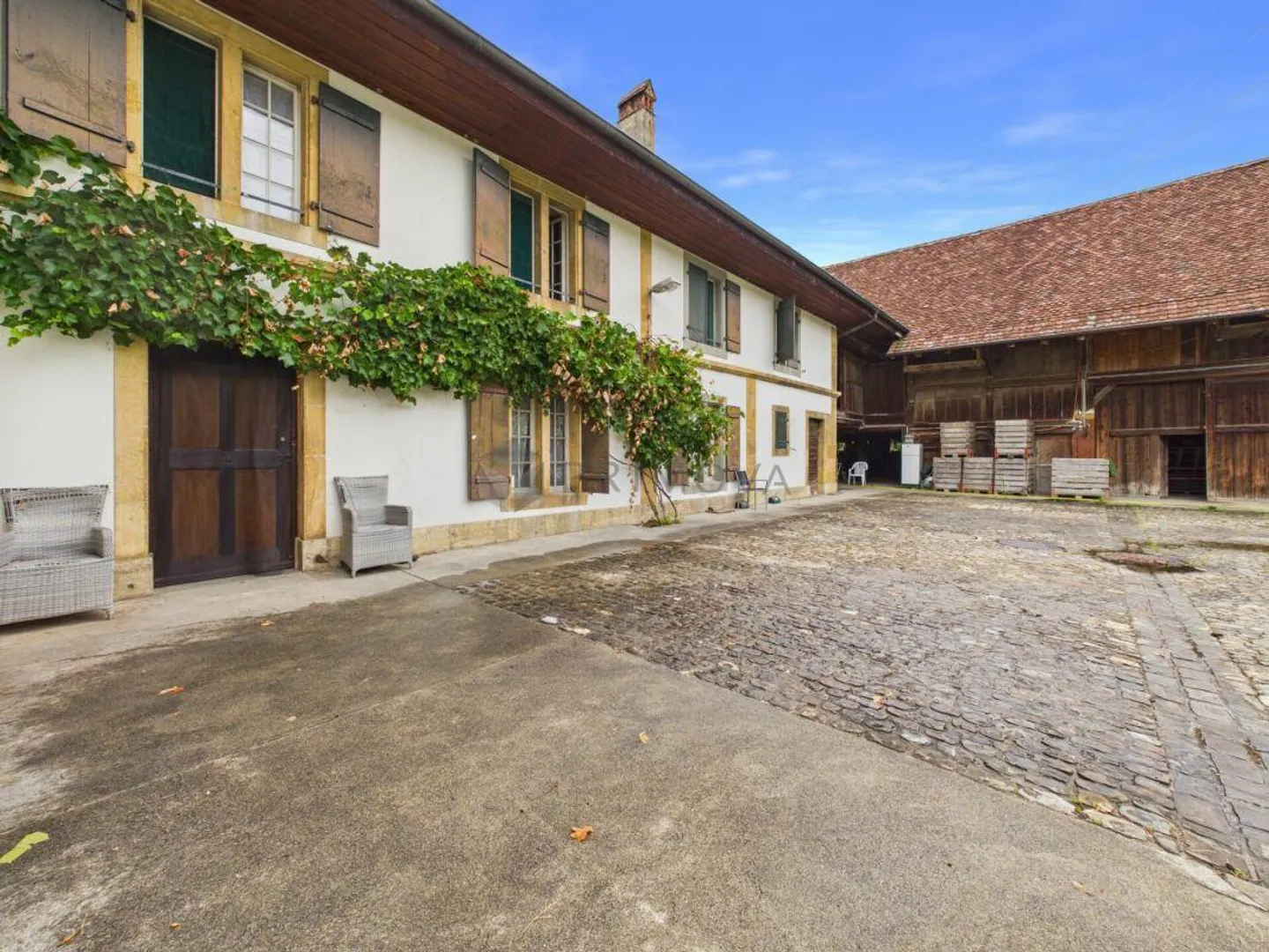 A declaration of love with potential: Historical living and working by Lake Murten. - Photo 4 of 16
