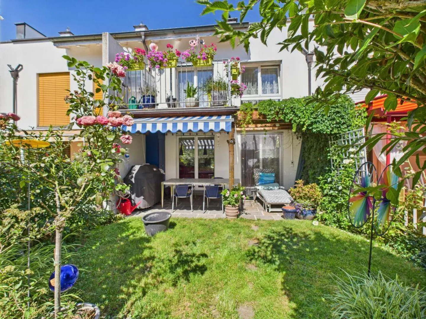 Family-friendly terraced house with sunny garden - Photo 3 of 19