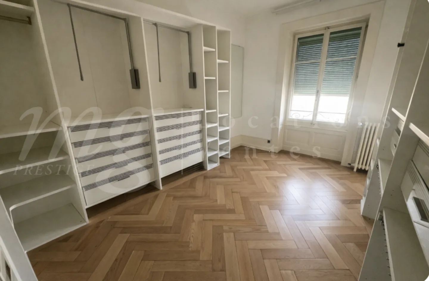 MAGNIFICENT HAUSSMANNIAN APARTMENT WITH 10 ROOMS - 260 m2 - NEAR RUSSIAN CHURCH - Photo 9 of 9