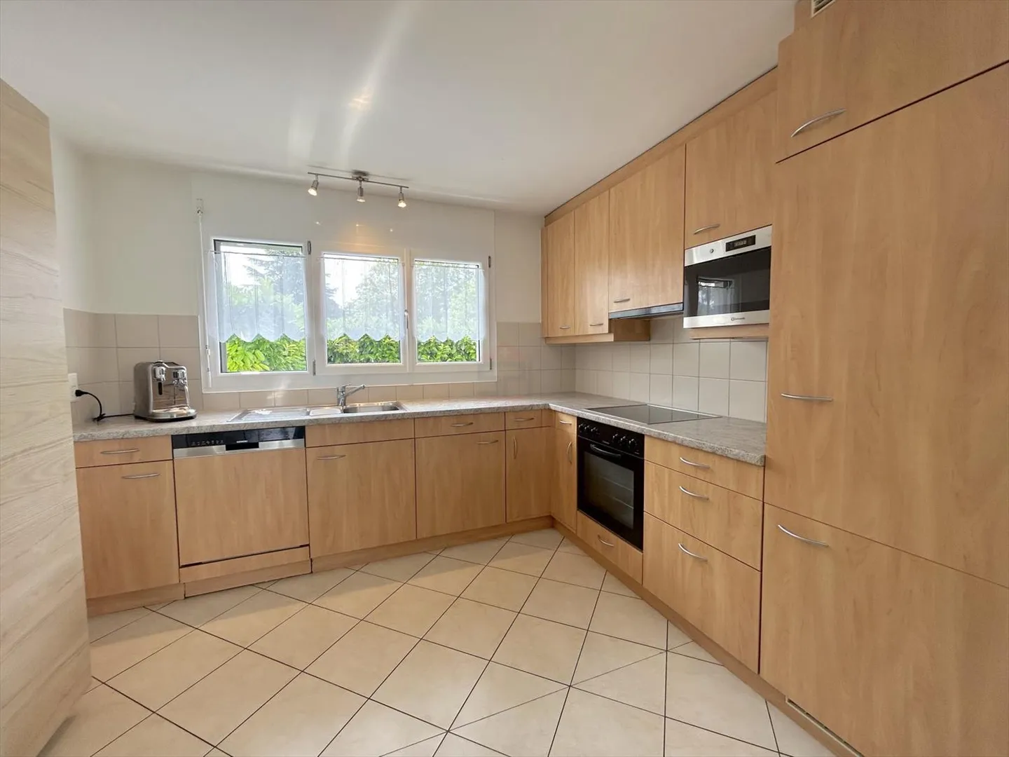 Magnifica casa con giardino - Foto 6 di 13