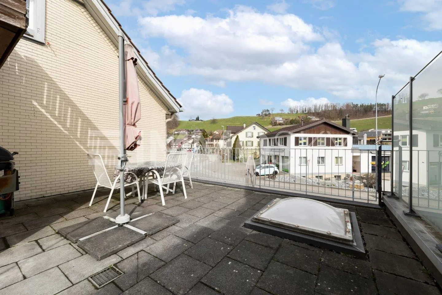 Restaurant 15 pieces - Photo 1 of 5