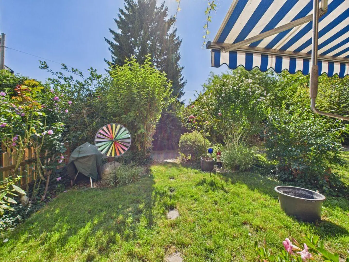 Family-friendly terraced house with sunny garden - Photo 14 of 19