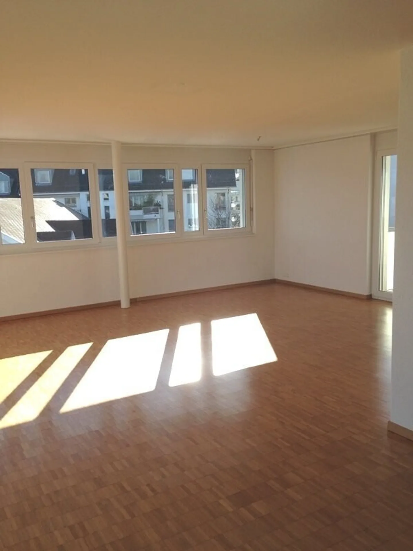 Modernes Apartment mit Seesicht - Foto 2 von 5