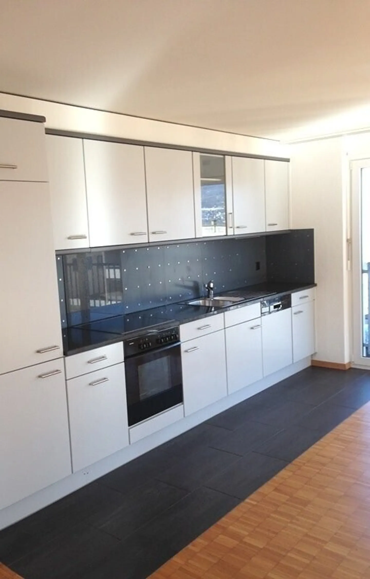 Modernes Apartment mit Seesicht - Foto 4 von 5