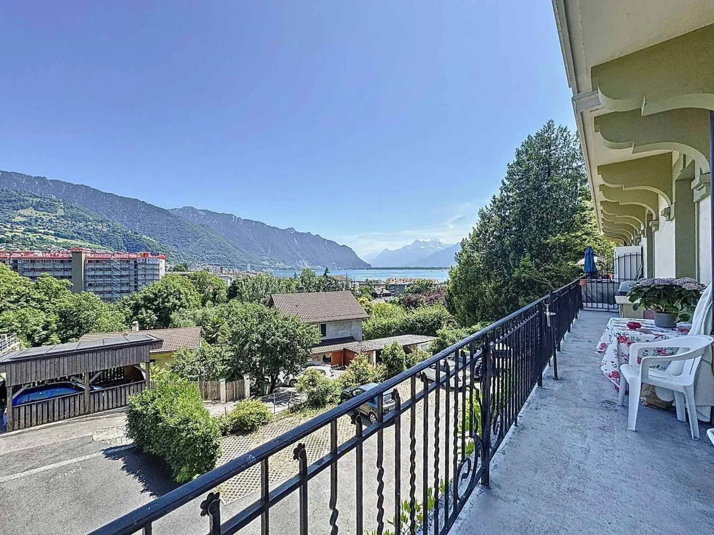 Schöne 4,5-Zimmer-Wohnung mit Blick auf den See und die Berge - Foto 2 von 10