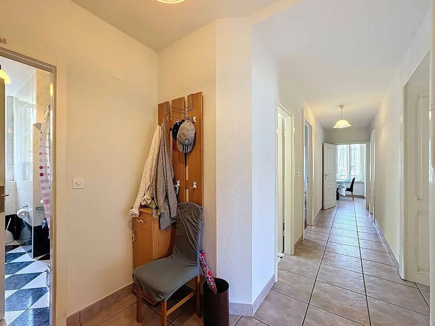 Schöne 4,5-Zimmer-Wohnung mit Blick auf den See und die Berge - Foto 5 von 10