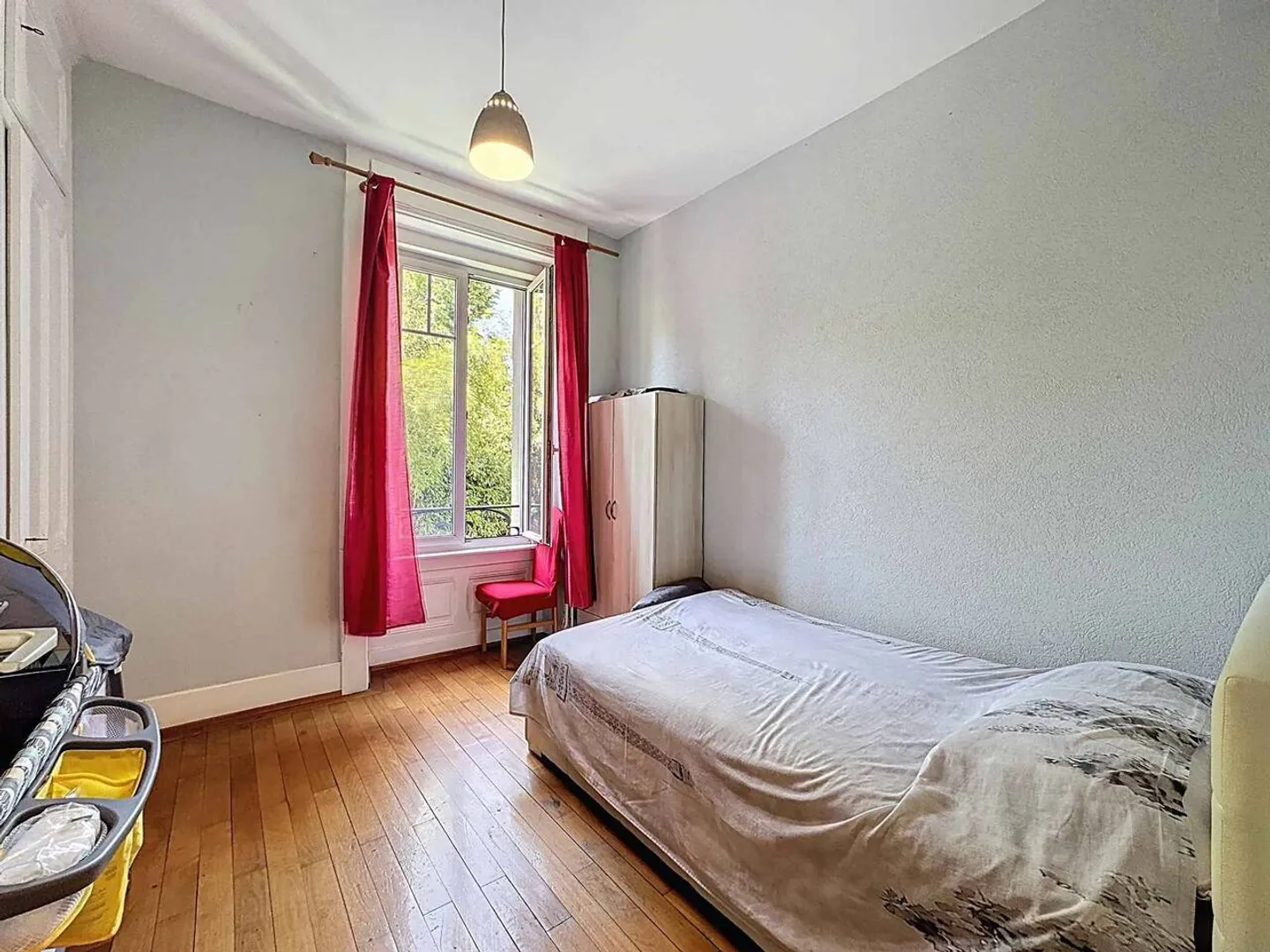 Schöne 4,5-Zimmer-Wohnung mit Blick auf den See und die Berge - Foto 6 von 10