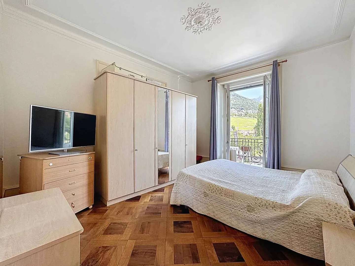 Schöne 4,5-Zimmer-Wohnung mit Blick auf den See und die Berge - Foto 7 von 10