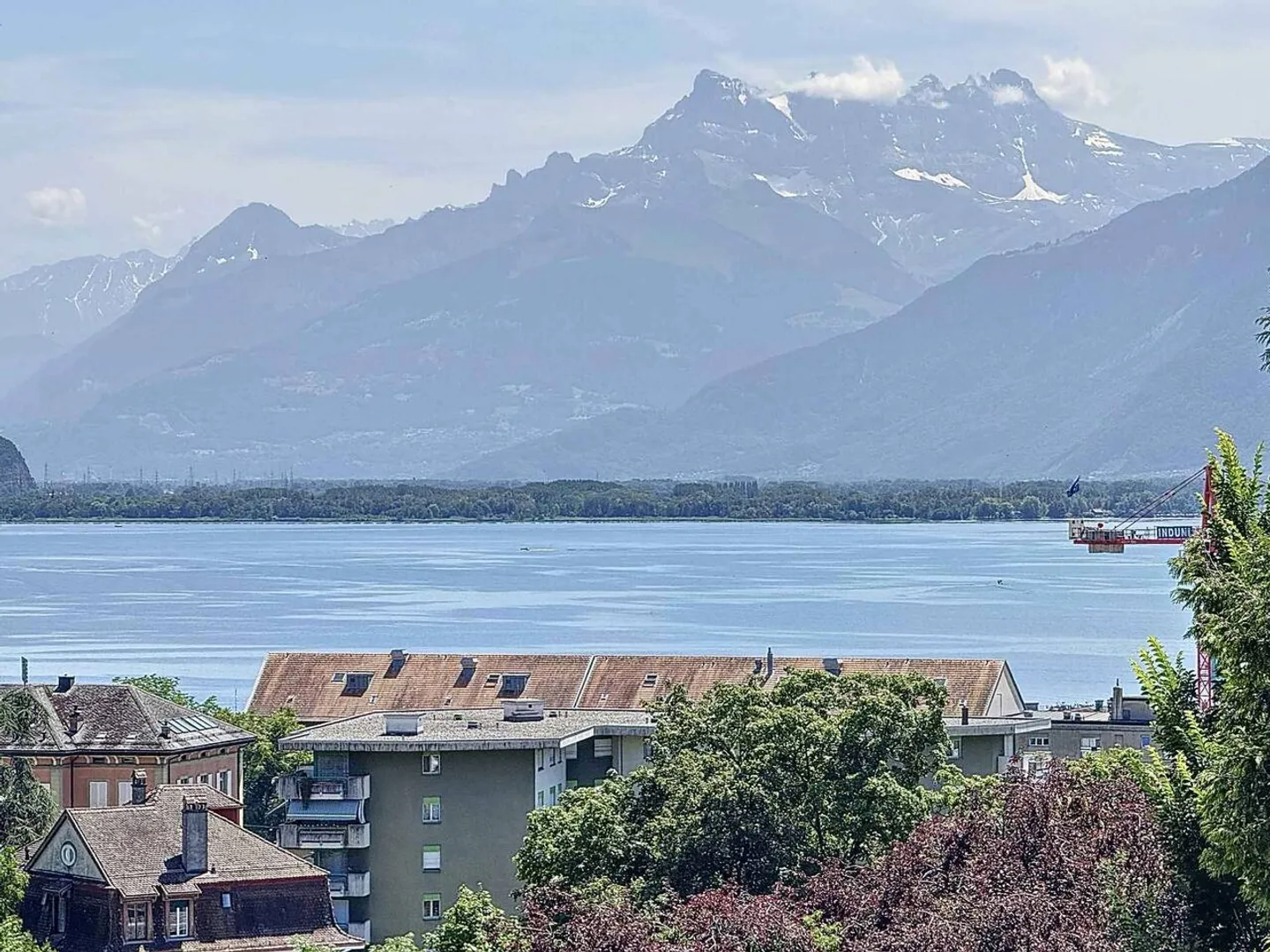 Schöne 4,5-Zimmer-Wohnung mit Blick auf den See und die Berge - Foto 1 von 10