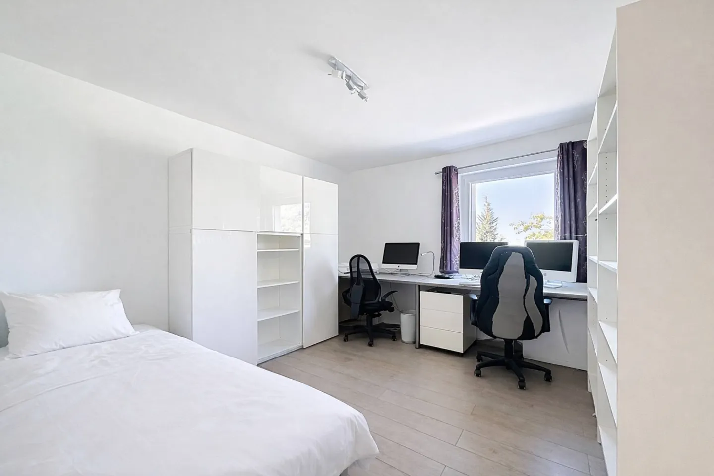 Modern villa with over 350 m² of living space and lake view - Photo 11 of 13