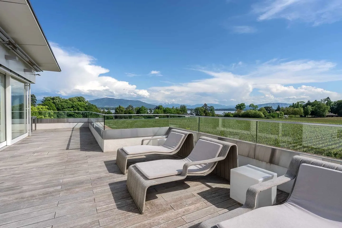 Appartement luxueux occupant tout le bâtiment - Photo 2 sur 22