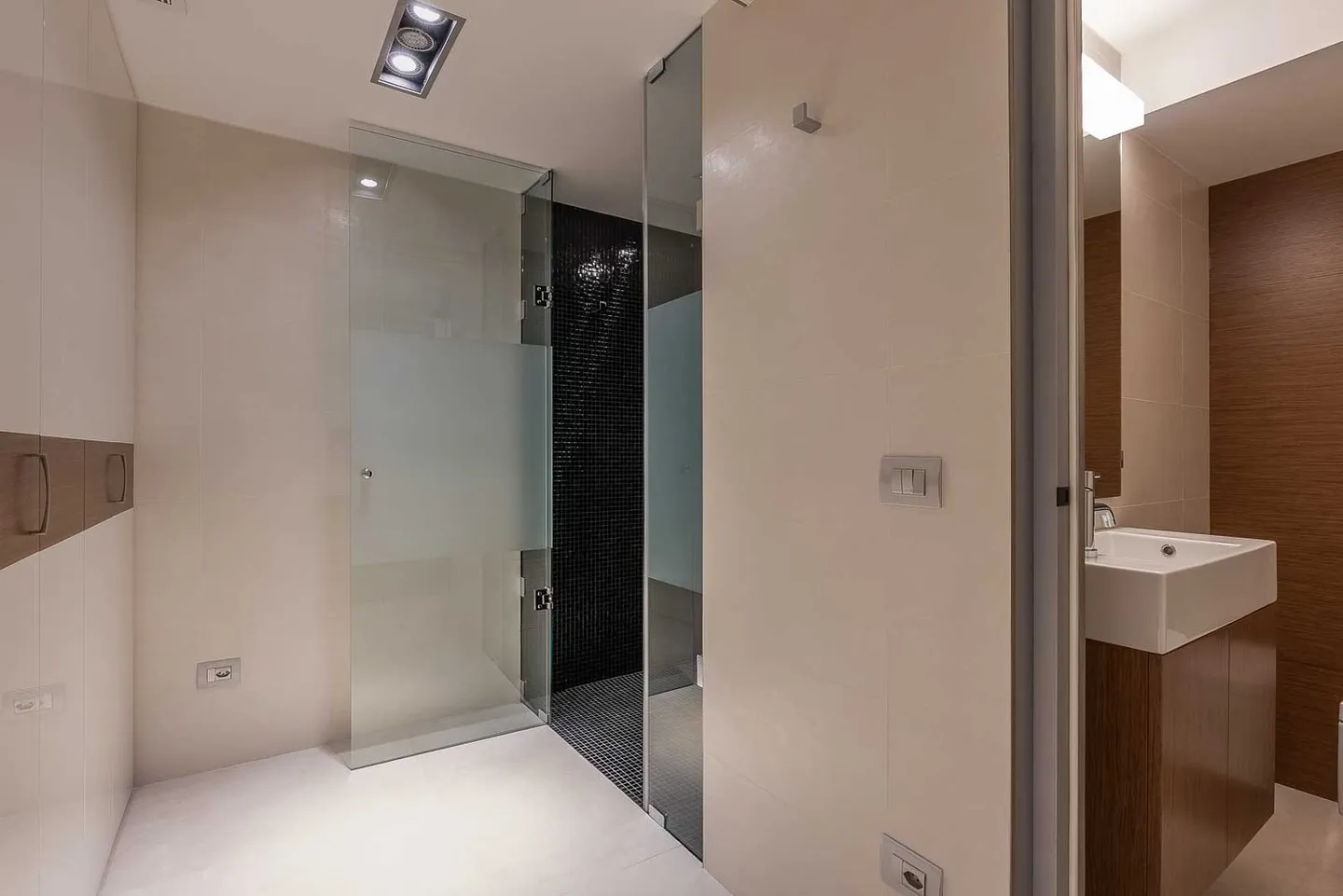 Appartement luxueux occupant tout le bâtiment - Photo 22 sur 22