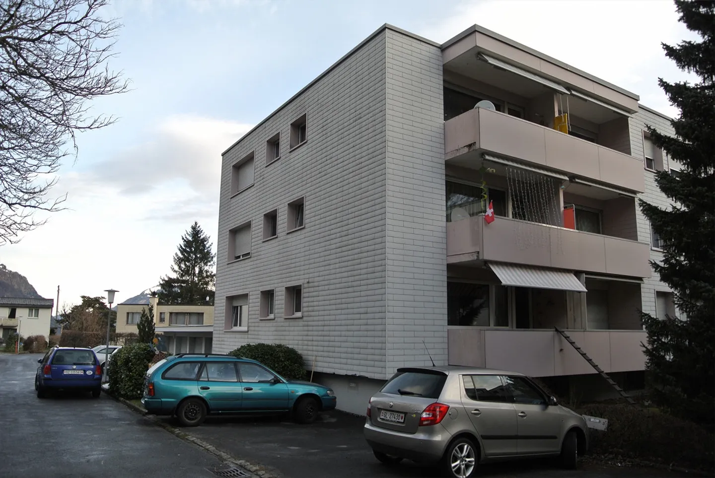 Appartamento 3,5 locali in una posizione tranquilla e soleggiata - Foto 1 di 9