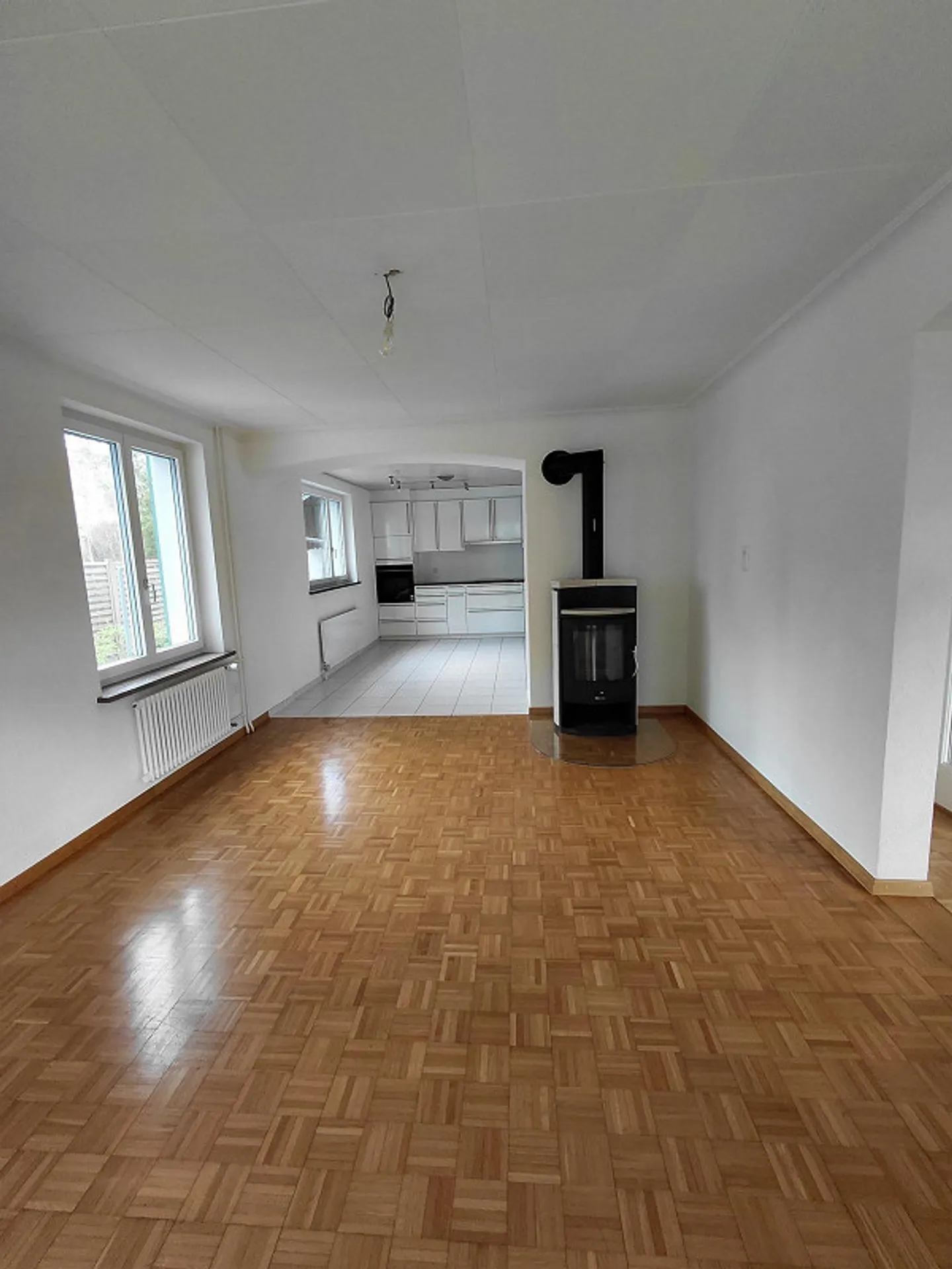 Casa bifamiliare con giardino - Foto 4 di 18