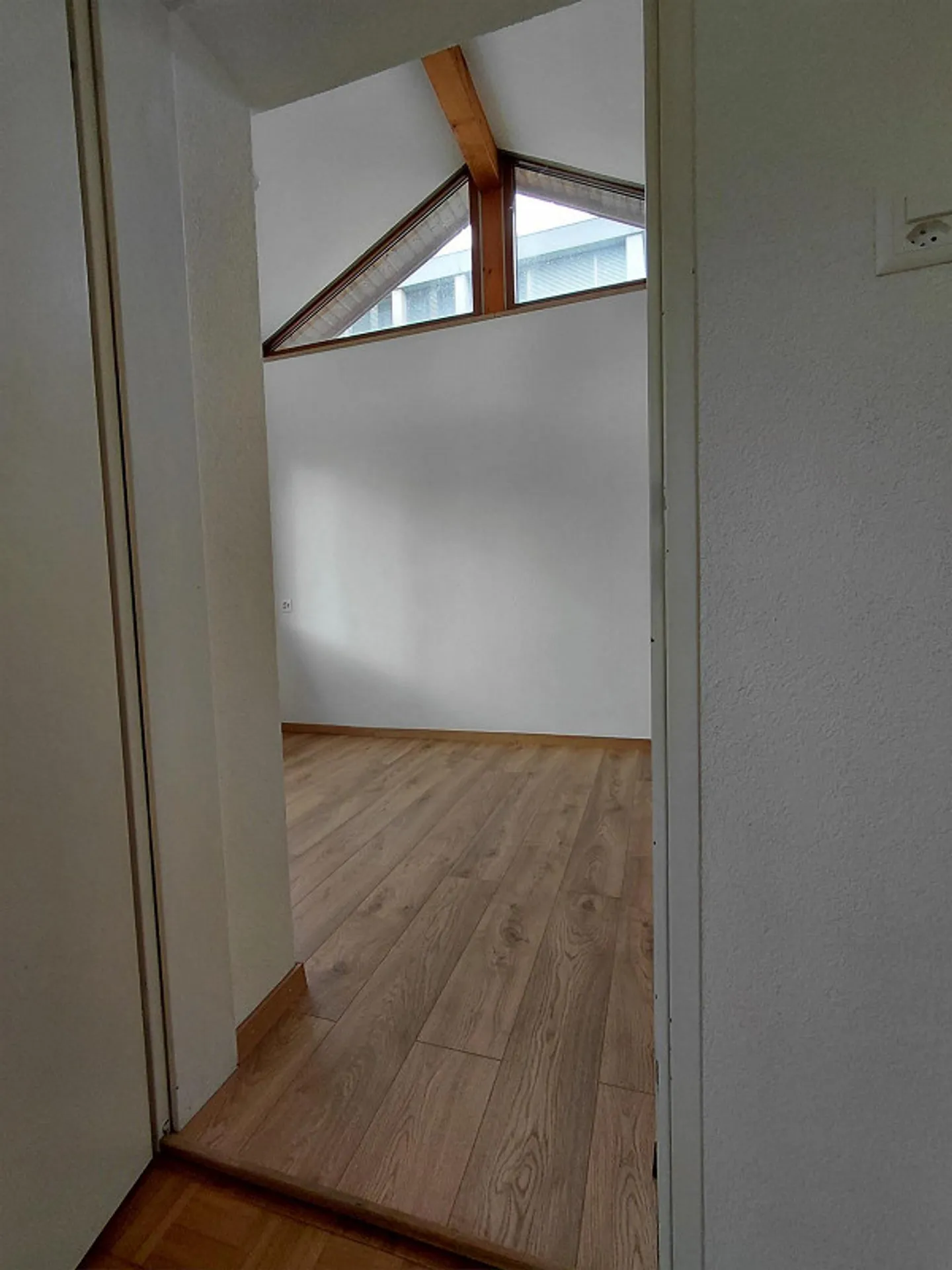 Casa bifamiliare con giardino - Foto 7 di 18