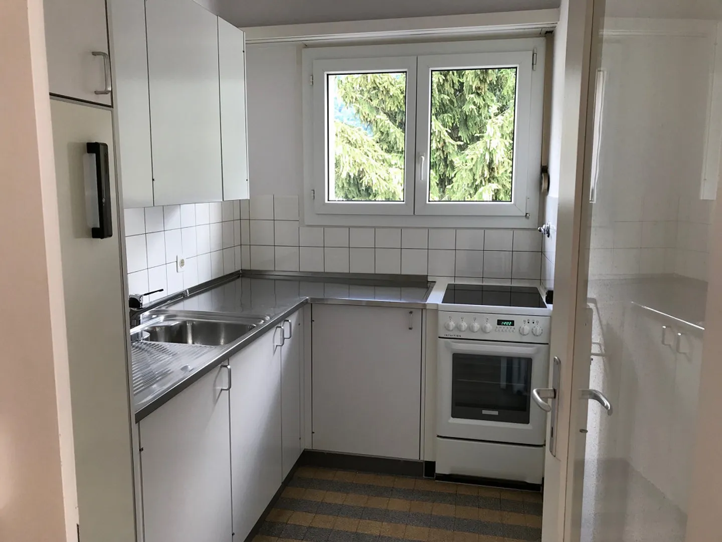 Appartamento 3,5 locali in una posizione tranquilla e soleggiata - Foto 5 di 9