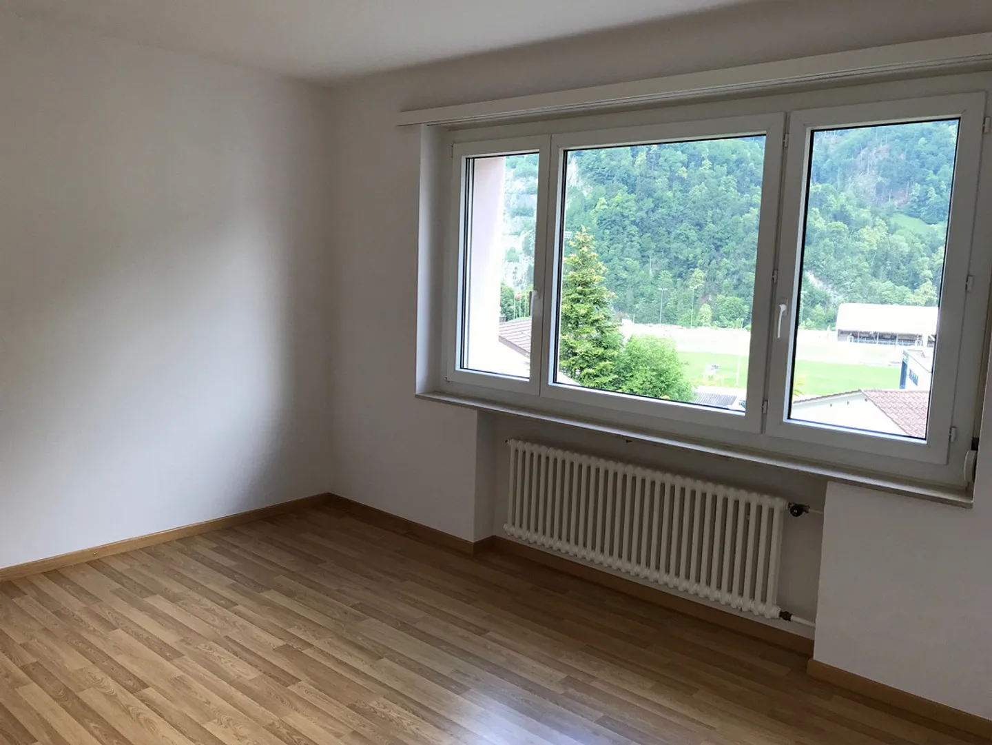 Appartamento 3,5 locali in una posizione tranquilla e soleggiata - Foto 7 di 9