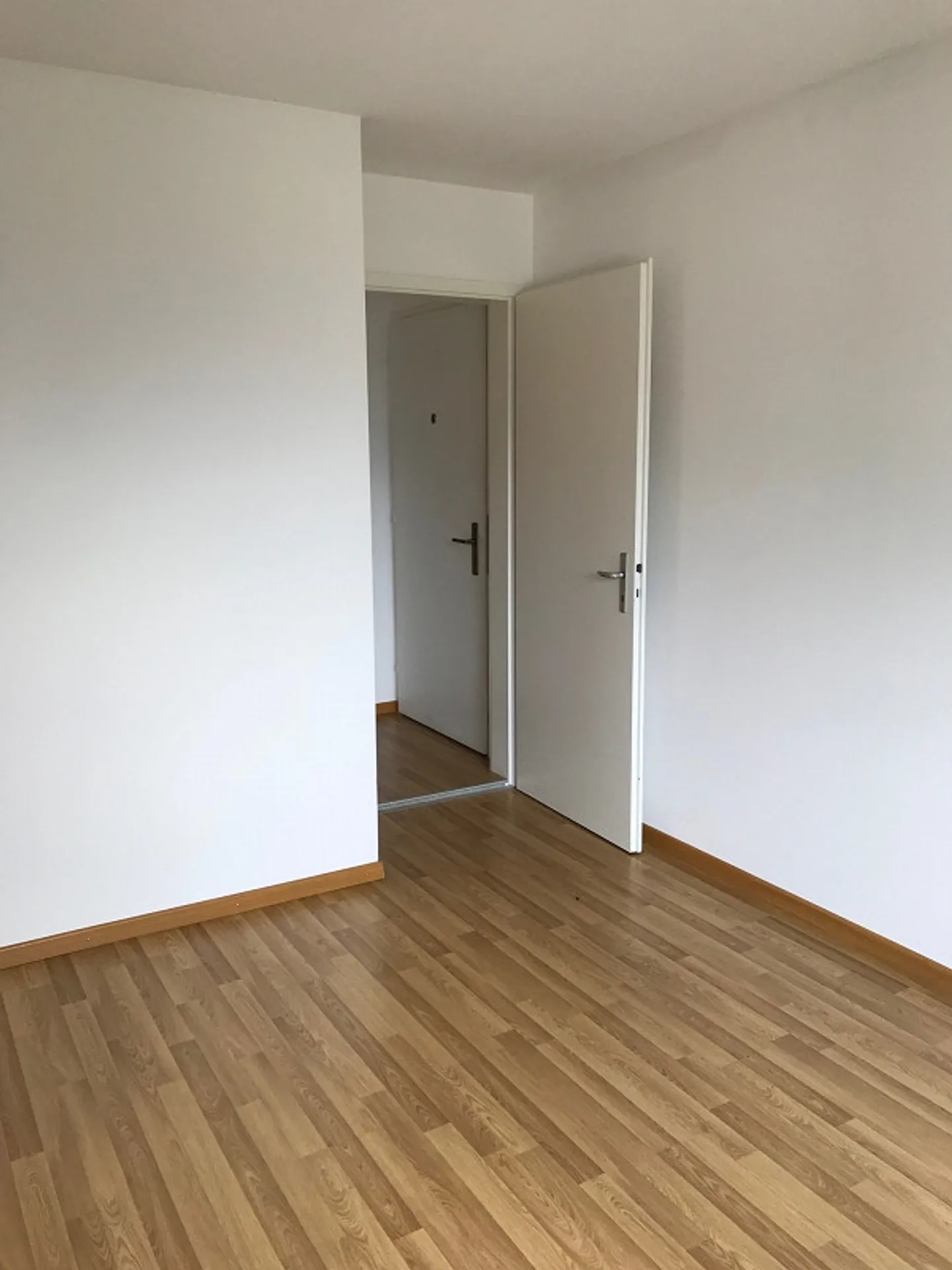 Appartamento 3,5 locali in una posizione tranquilla e soleggiata - Foto 9 di 9