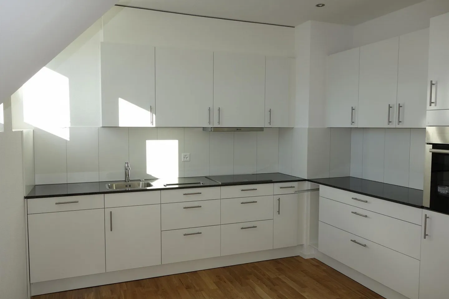 Appartement en duplex moderne et lumineux de 4,5 pièces - Photo 3 sur 10