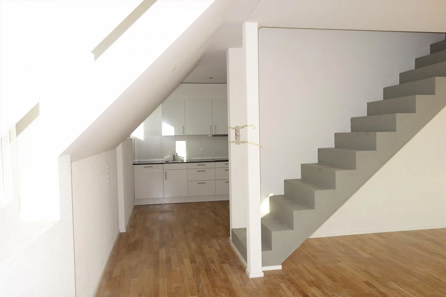 Appartement en duplex moderne et lumineux de 4,5 pièces - Photo 4 sur 10