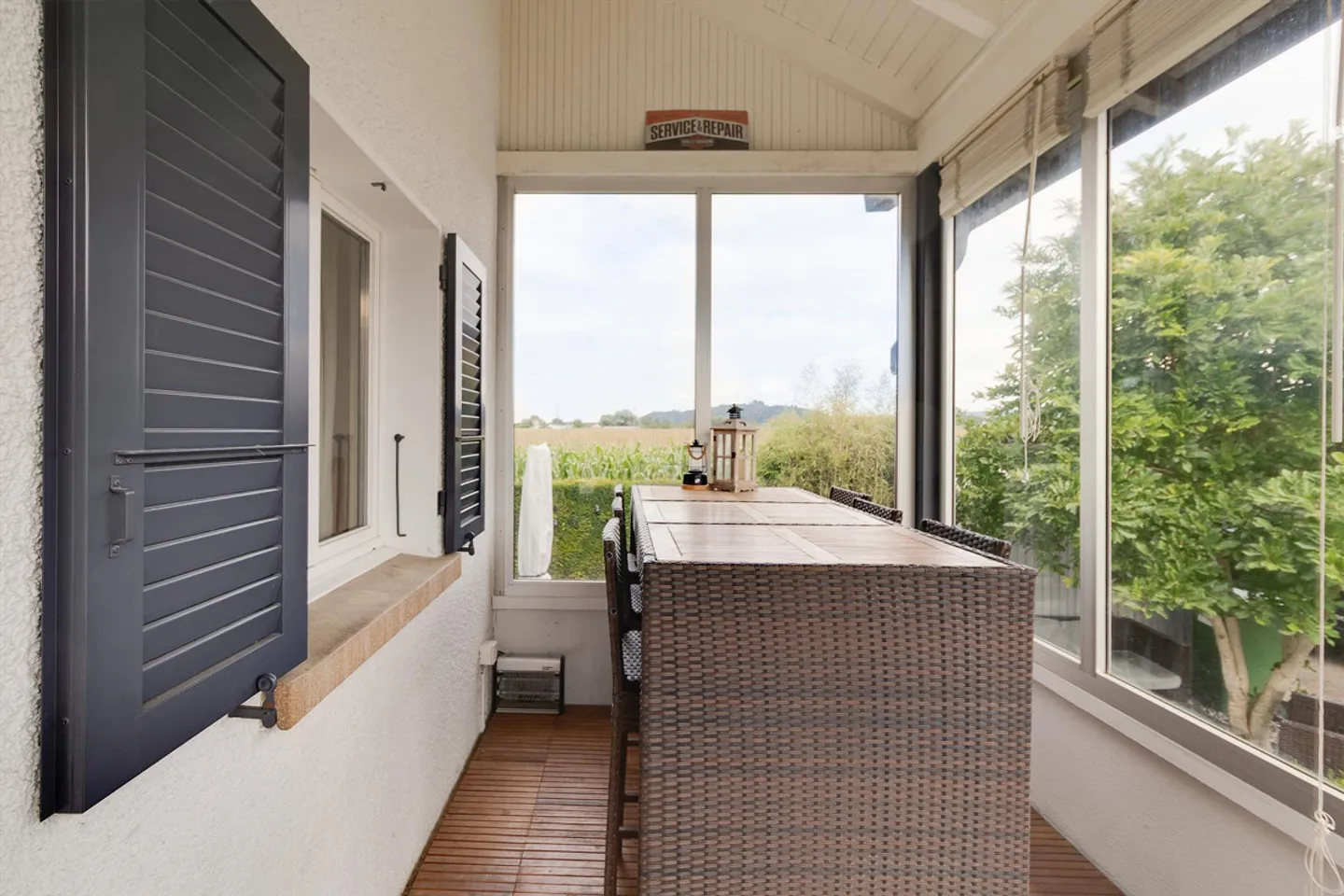 Charming 4.5-Room Single-Family House with Panoramic View in Studen - Photo 7 of 17