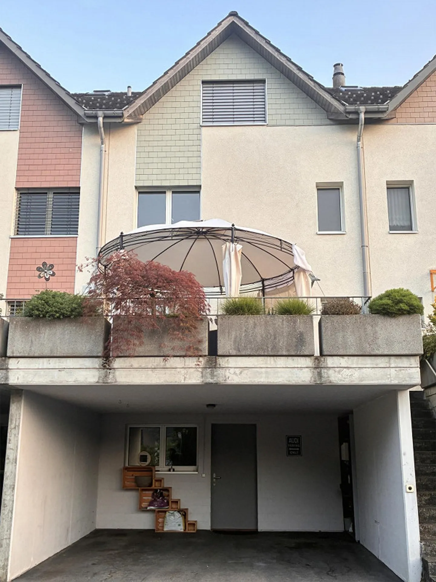 Casa unifamiliare a schiera di 6½ locali con vista libera - Foto 2 di 28
