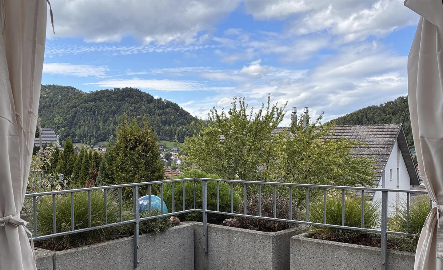 Casa unifamiliare a schiera di 6½ locali con vista libera - Foto 3 di 28