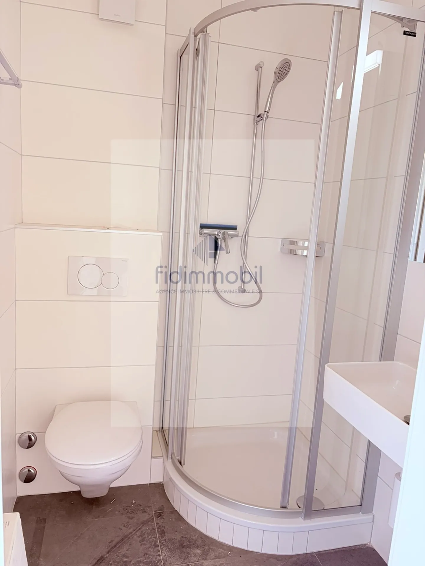 Stunning studio for rent near the city center - Photo 5 of 5