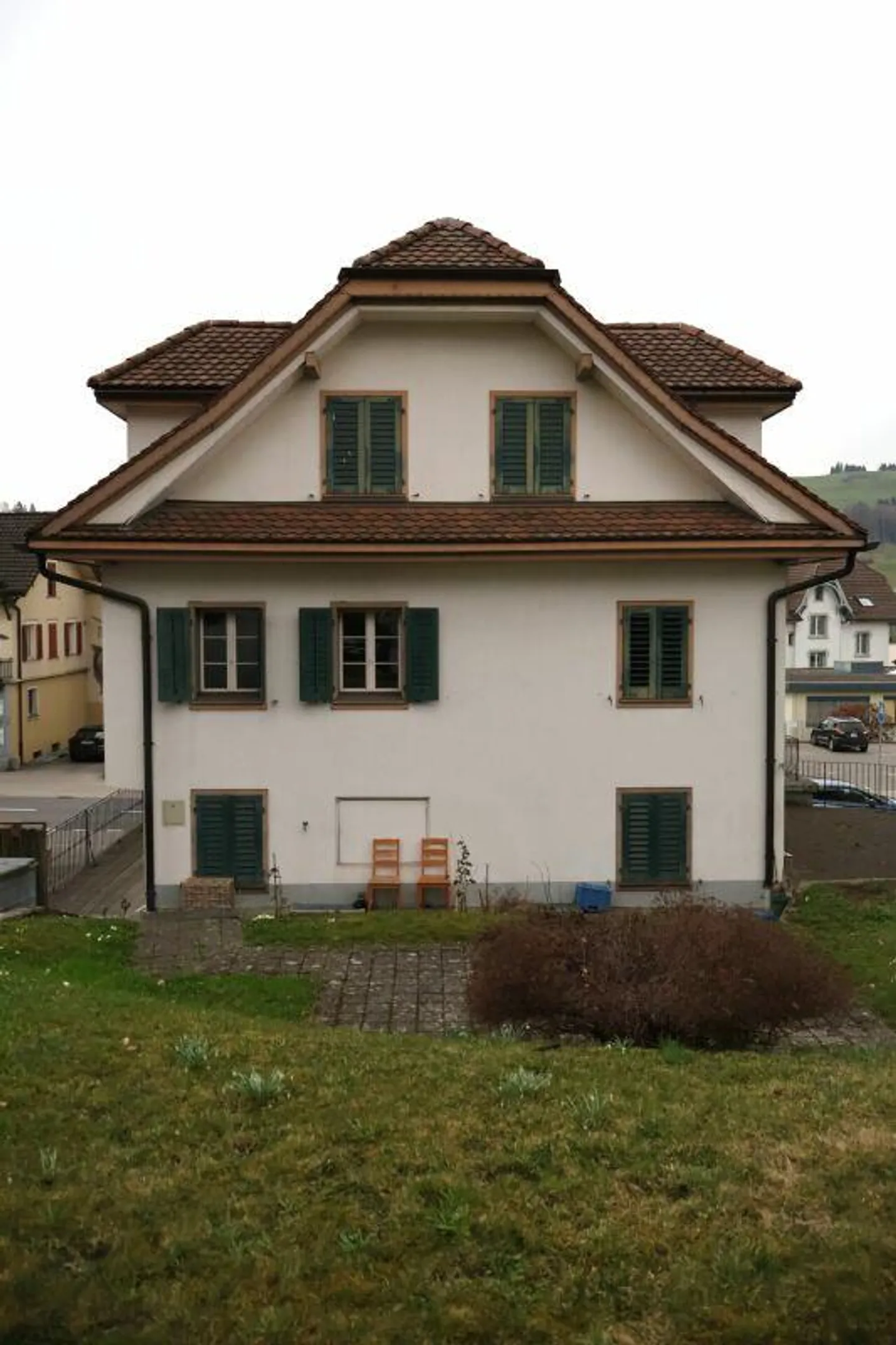 Mehrfamilienhaus mit Potenzial - Foto 4 von 12