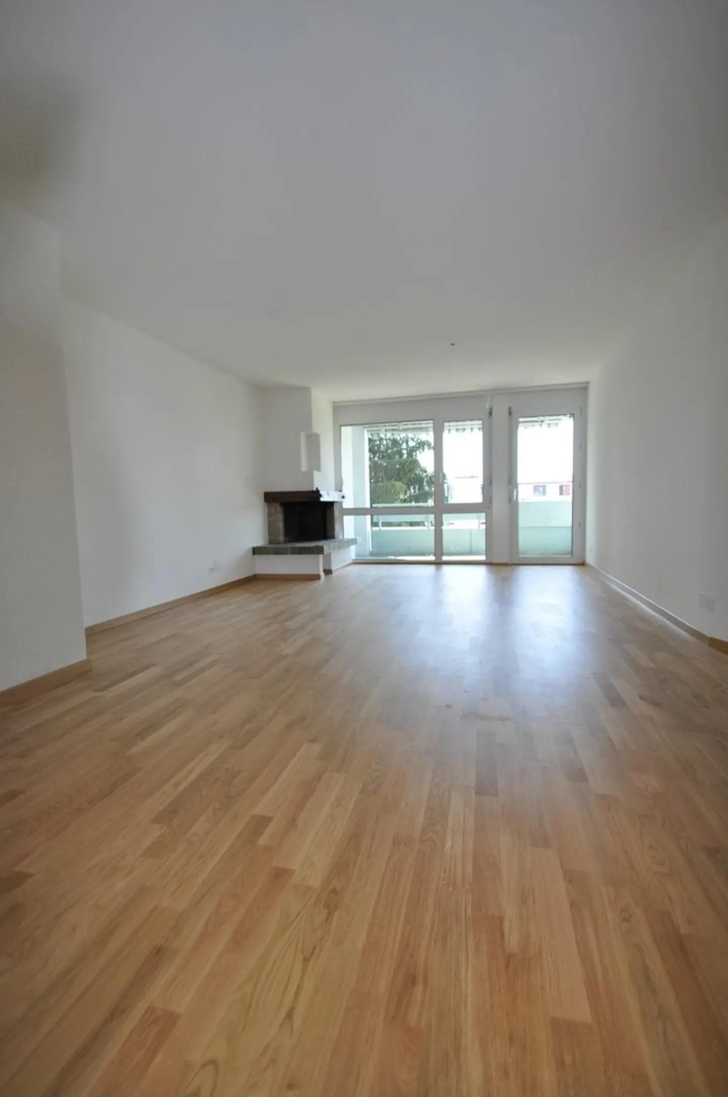 Apartment for rent - Photo 2 of 7