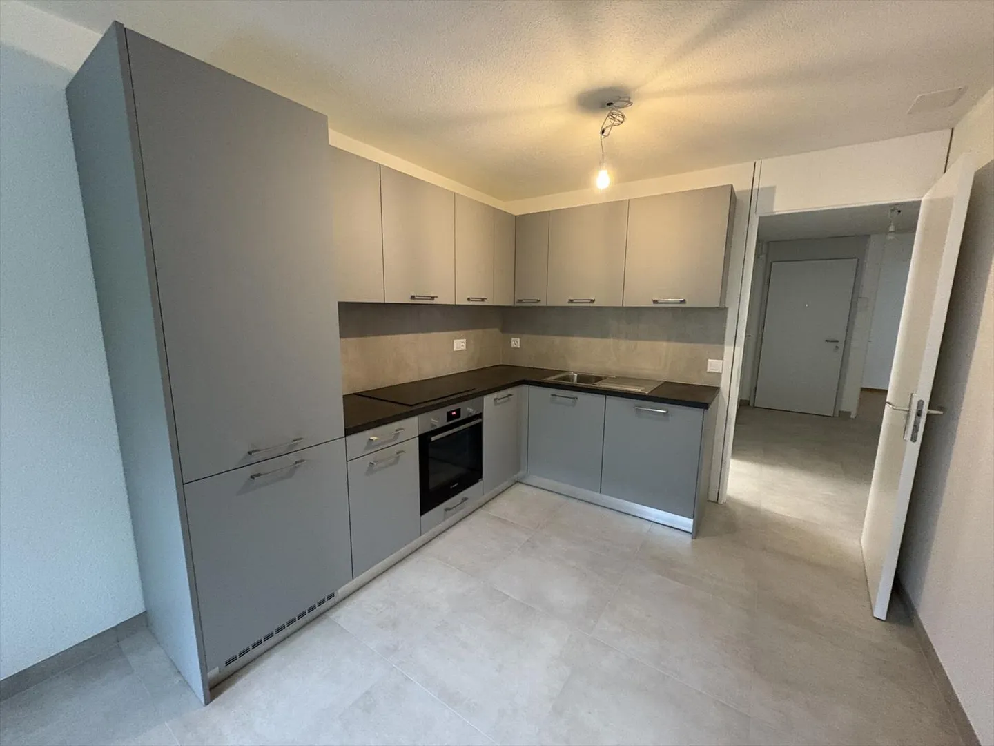 Appartement de 3.5 pièces au 3ème étage entièrement rénové - Photo 1 sur 8