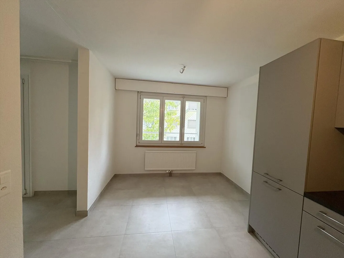 Appartement de 3.5 pièces au 3ème étage entièrement rénové - Photo 2 sur 8