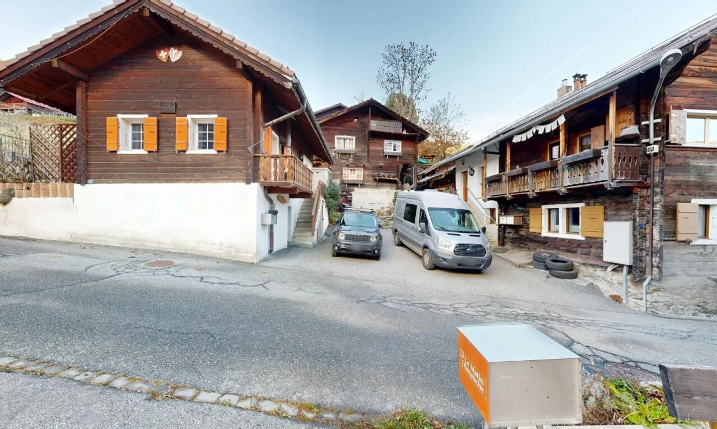 Exclusif: Chalet sur trois niveaux avec jardin - Photo 2 sur 11