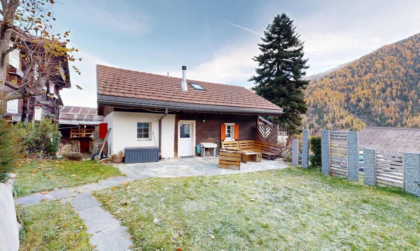 Exclusif: Chalet sur trois niveaux avec jardin - Photo 3 sur 11