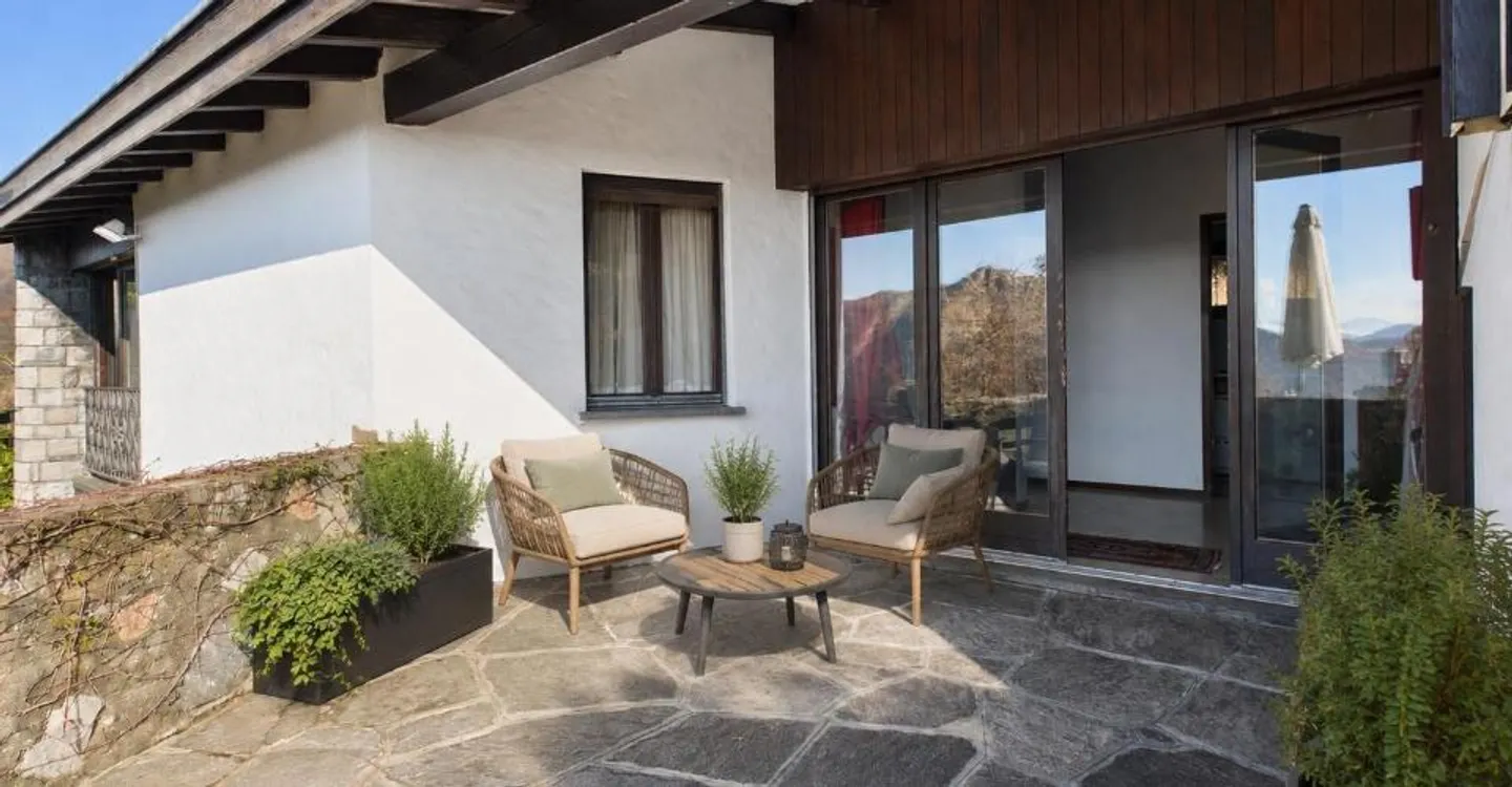 Arogno: character house with lake view, garden and great potential - Photo 5 of 13