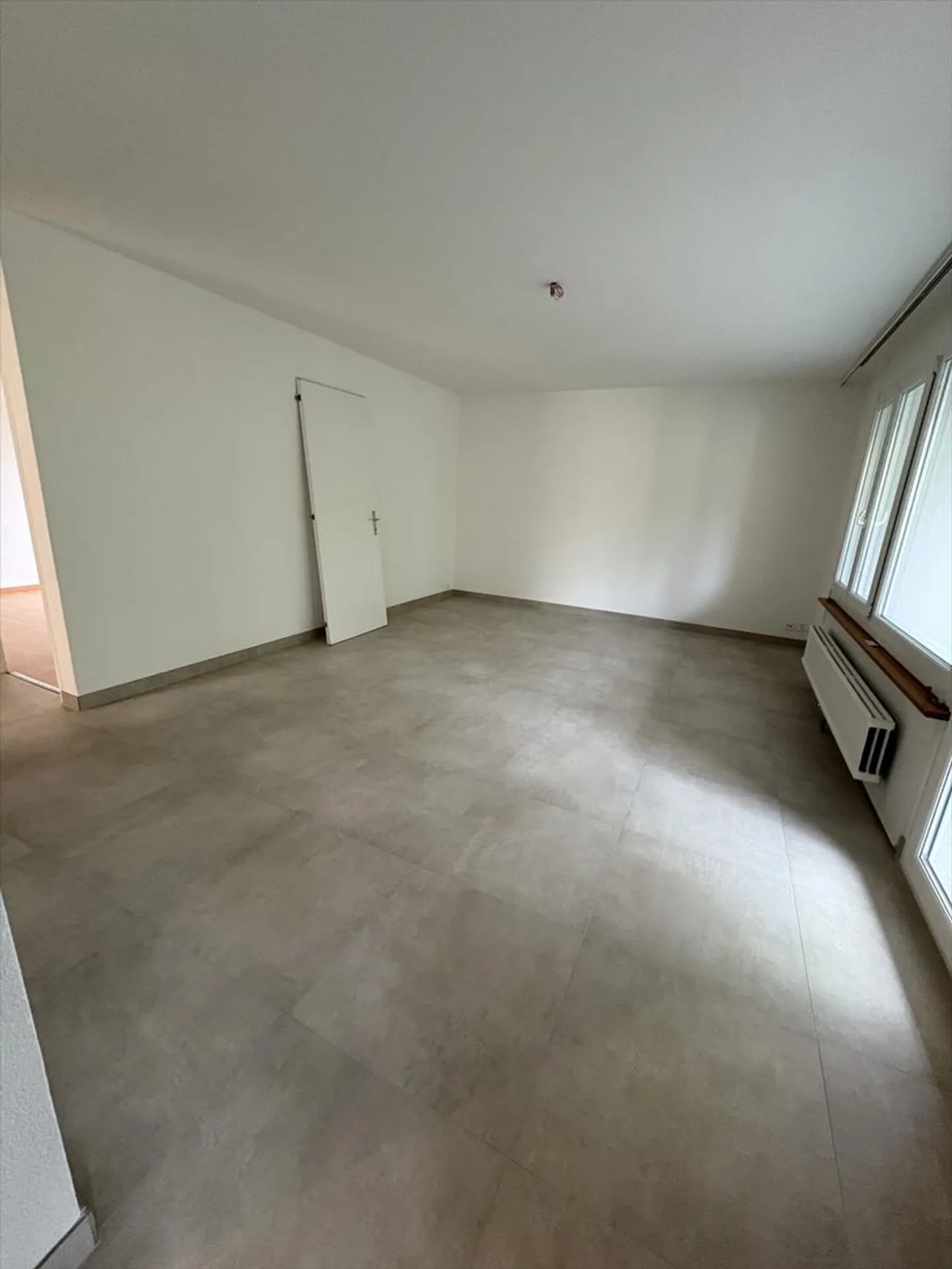 Appartement de 3.5 pièces au 3ème étage entièrement rénové - Photo 4 sur 8