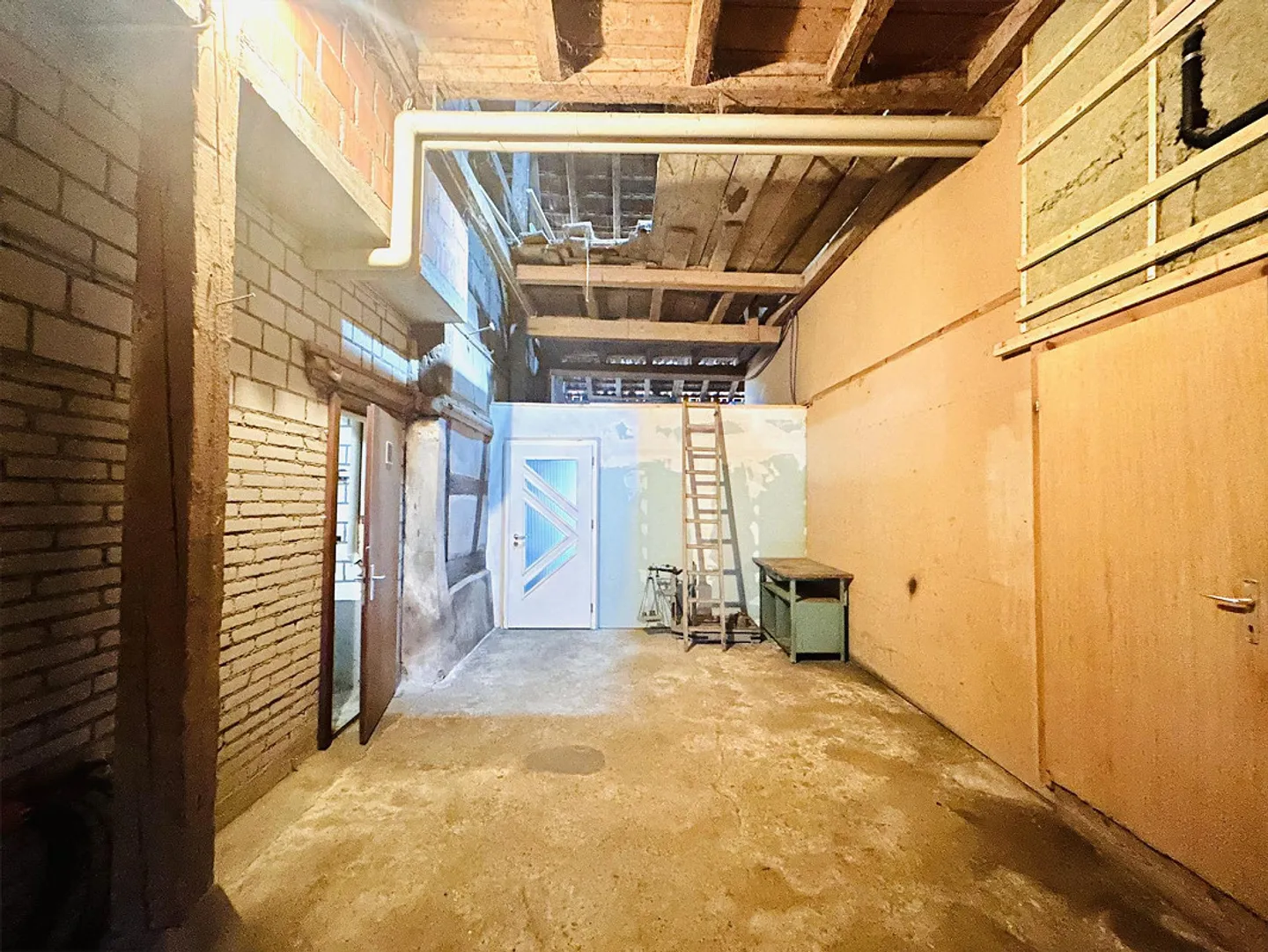 Wohnhaus mit Scheune - Foto 24 von 25