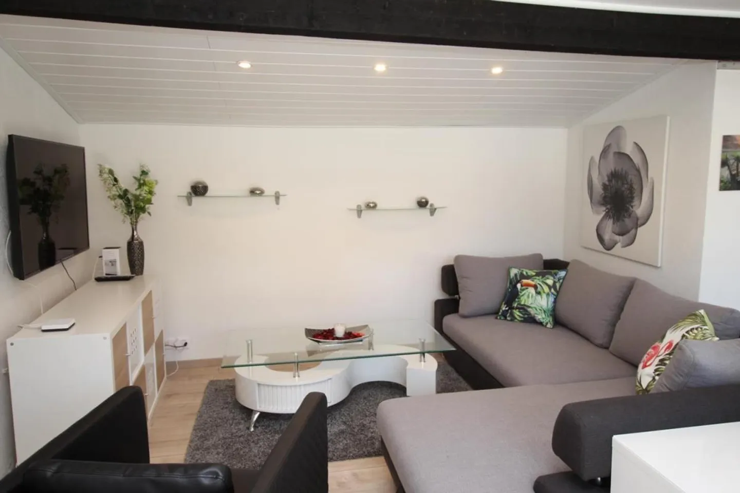 Renovated Cottage with Terrace - Photo 7 of 7