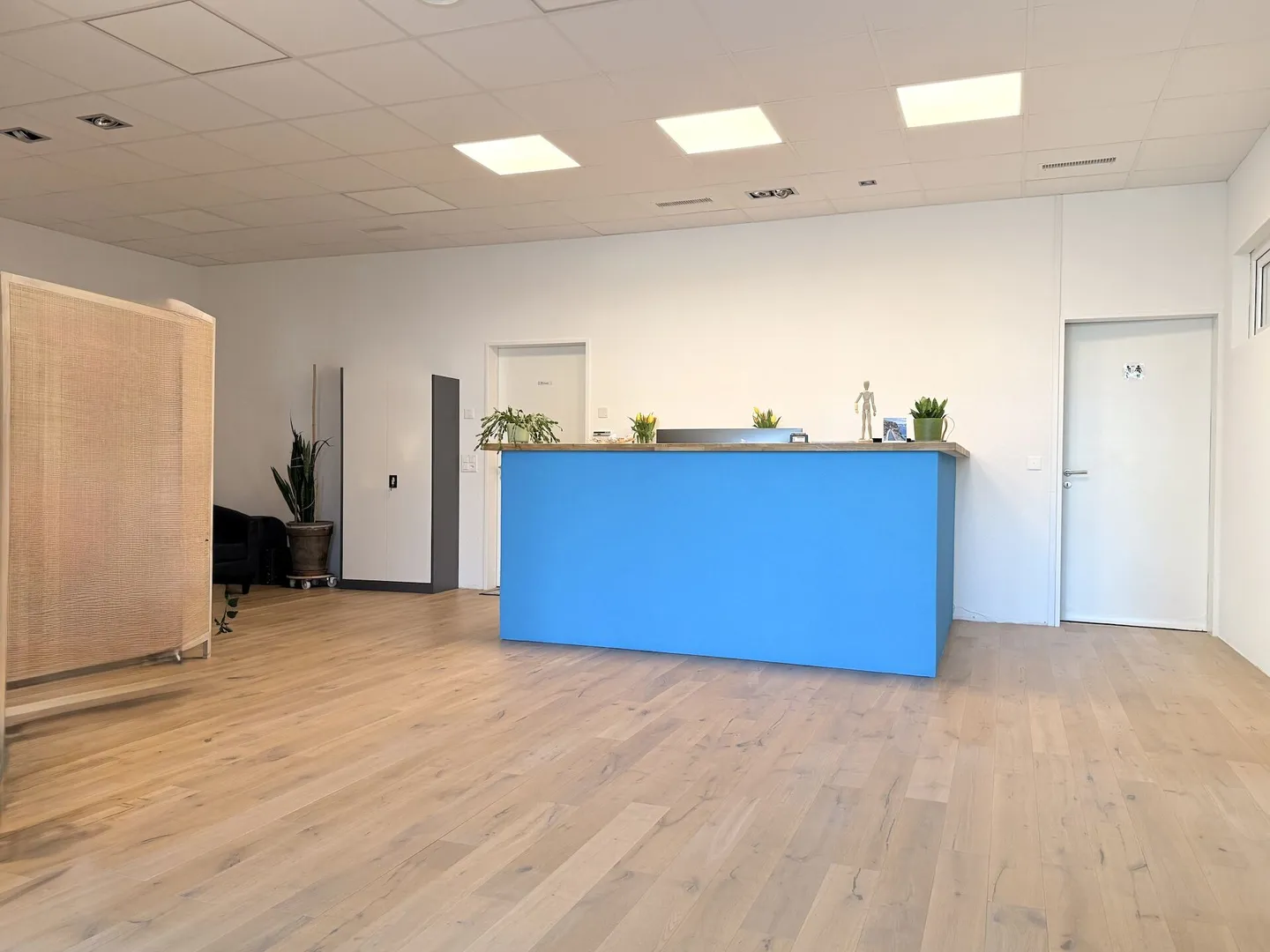 PRACTICE ROOMS IN THE VILLAGE - Photo 3 of 7