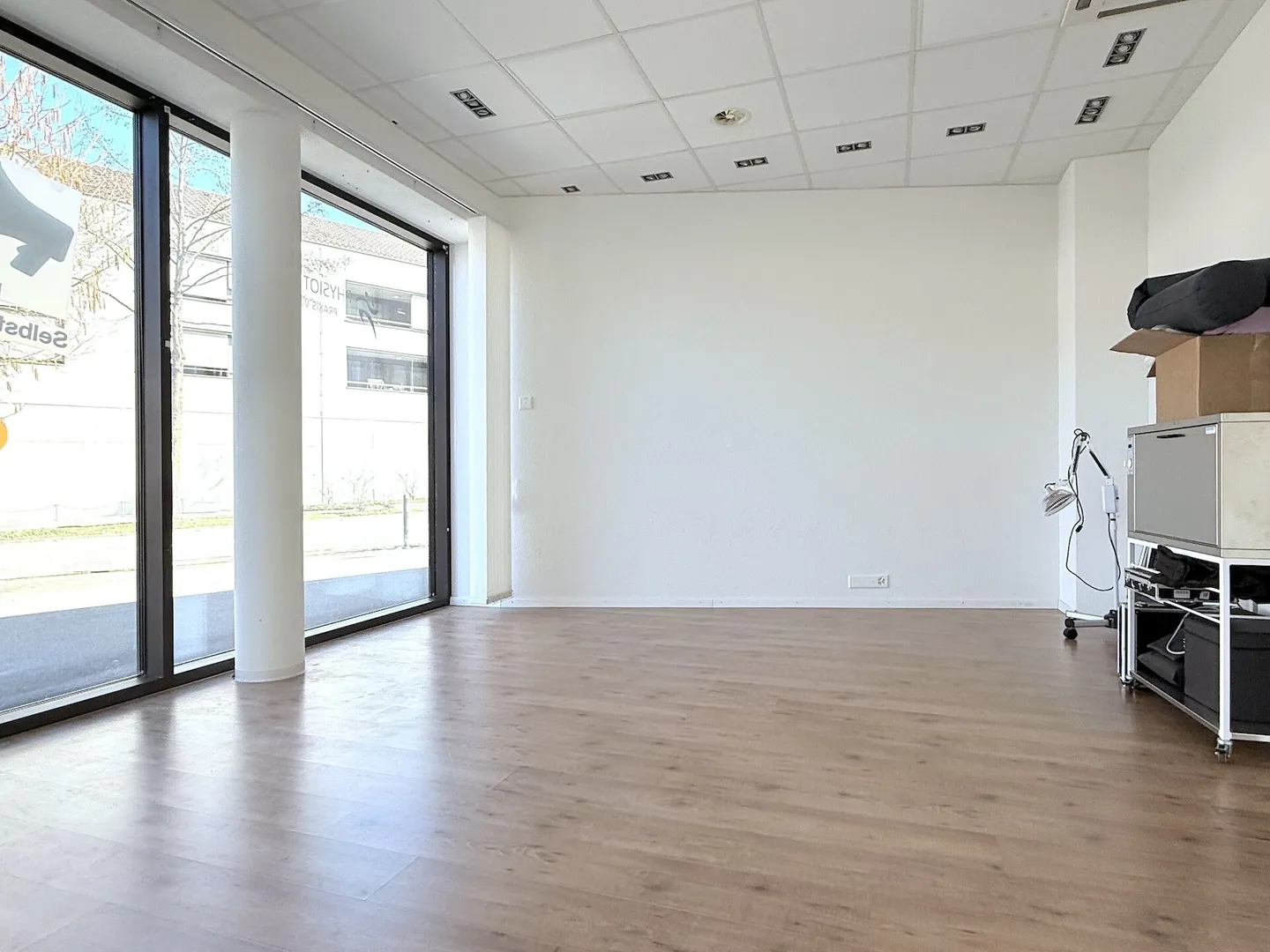 PRACTICE ROOMS IN THE VILLAGE - Photo 6 of 7