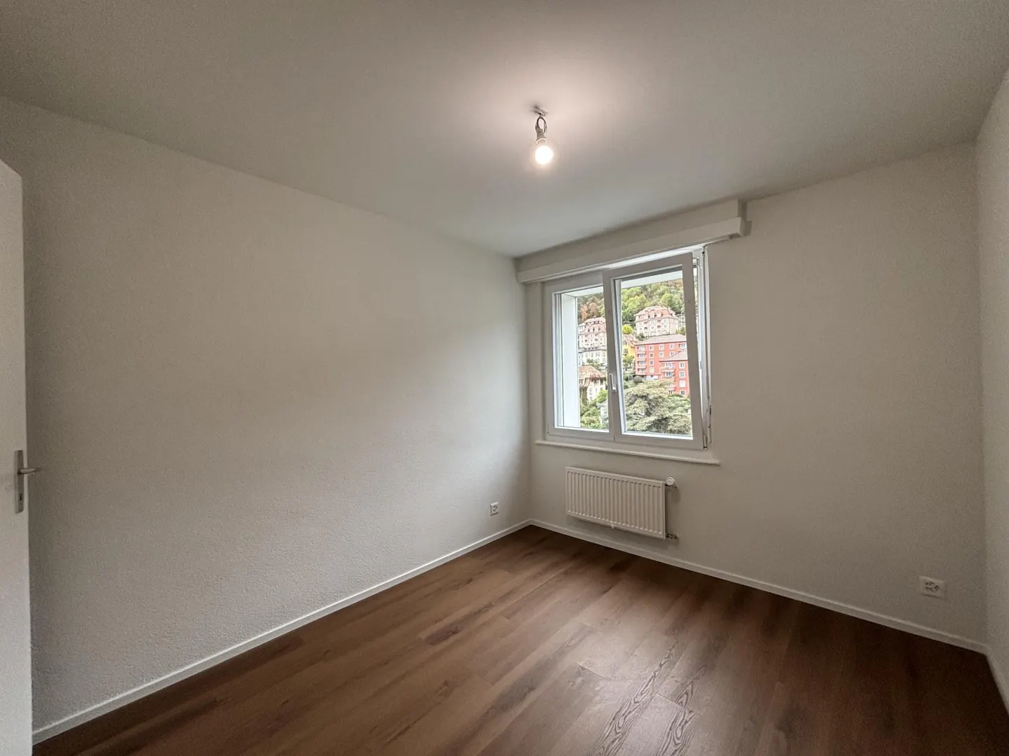 Appartement rénové au rez-de-chaussée - Photo 7 sur 9