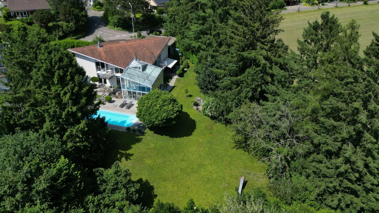 Architektonische Villa mit Pool - Foto 7 von 7