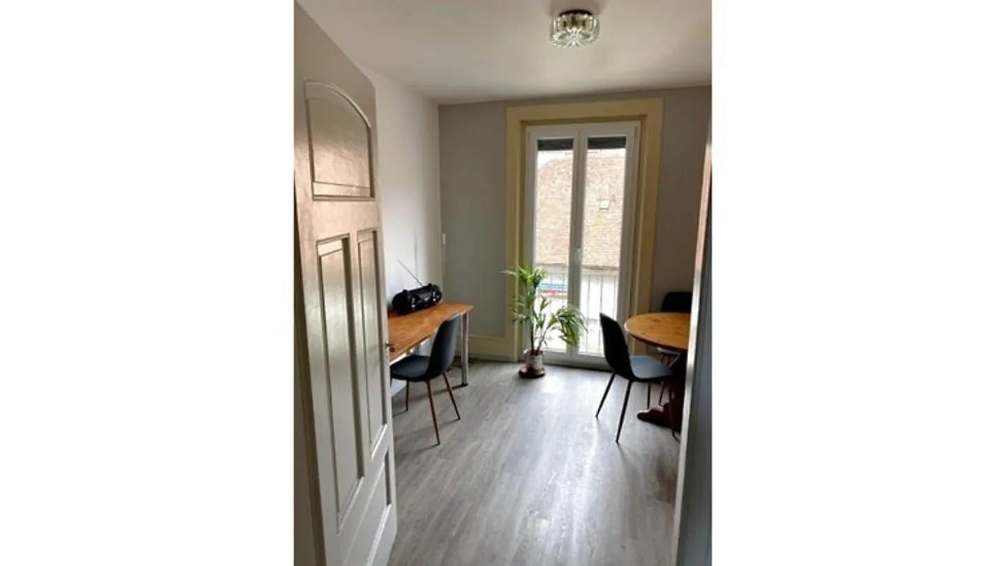 3-ROOM APARTMENT IN BIEL/BIENNE (BE), FURNISHED - Photo 3 of 10
