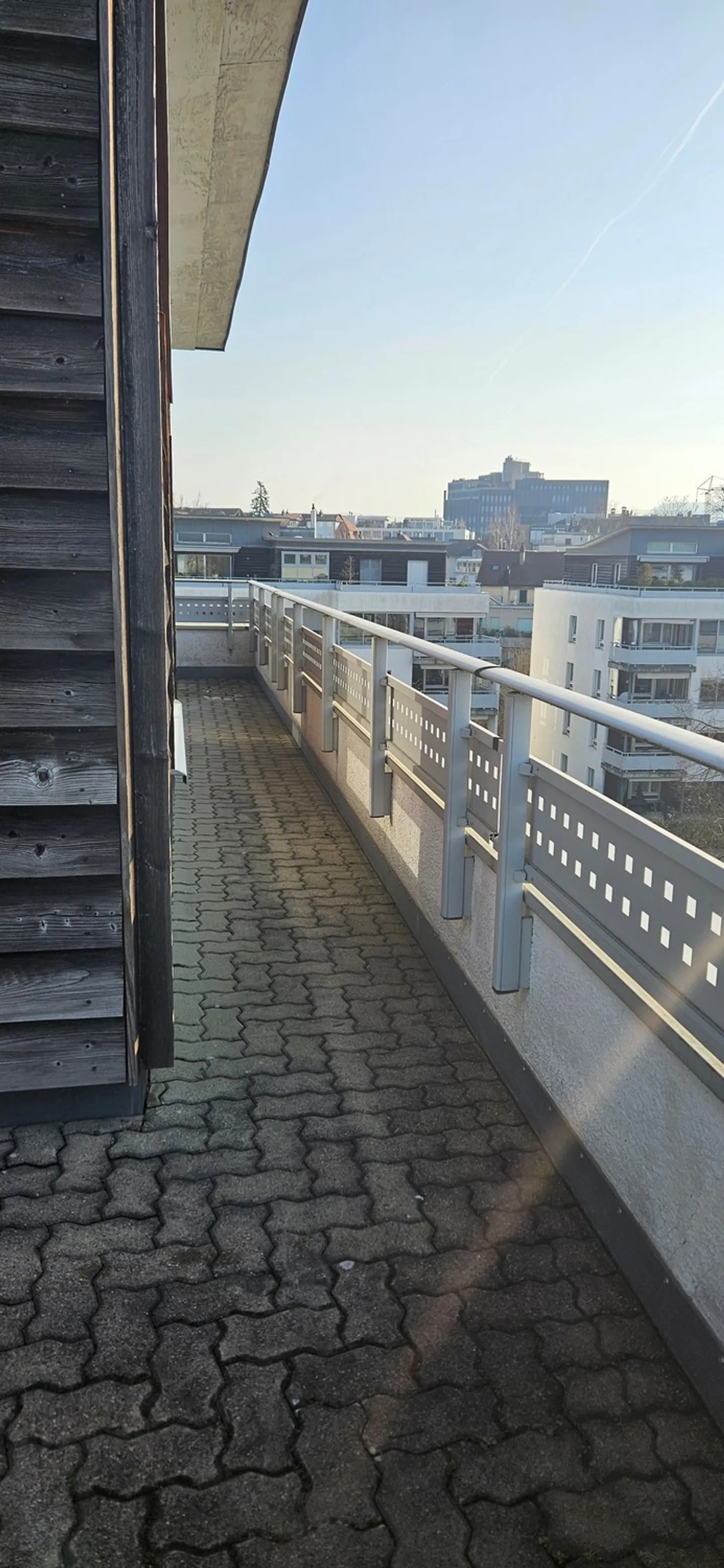 Bel appartement mansardé très bien situé - Photo 11 sur 13