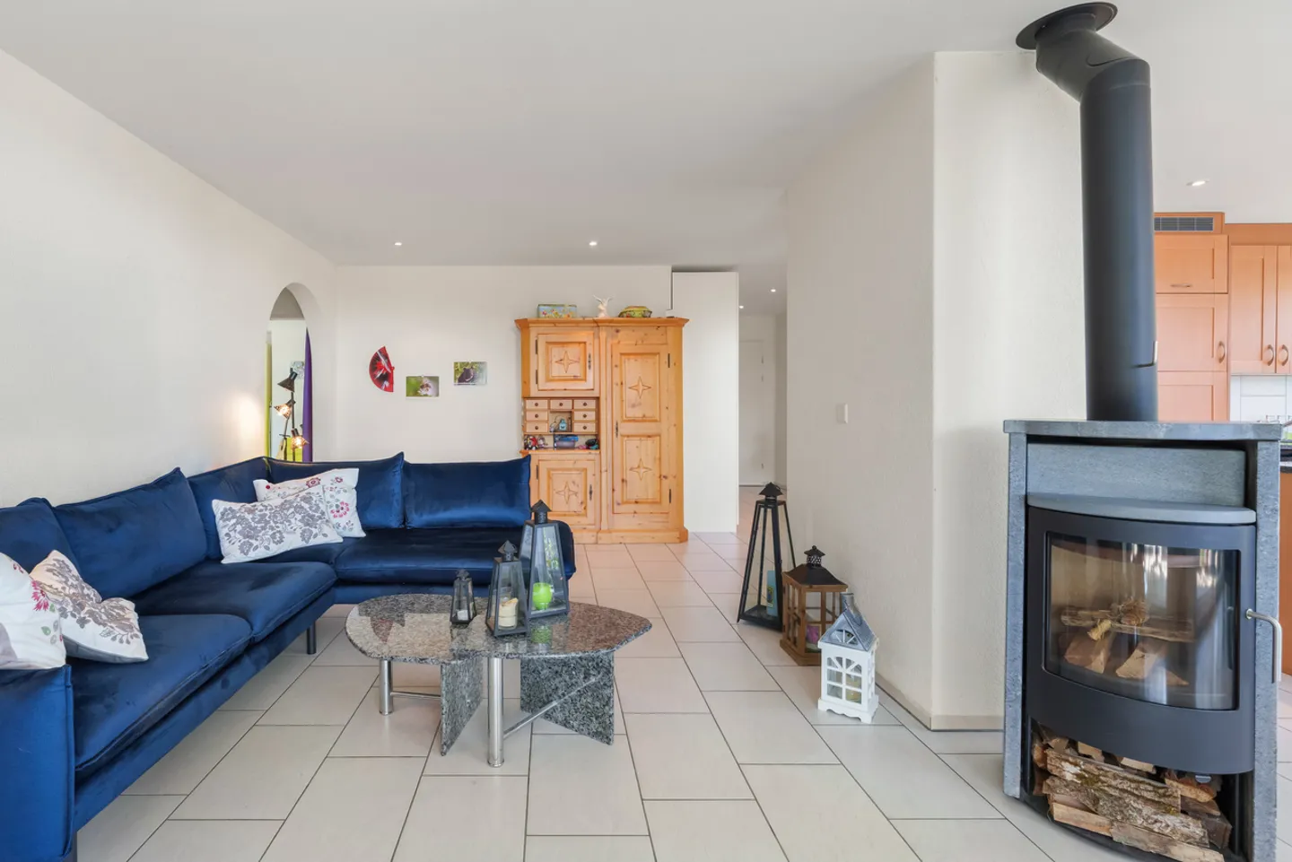 An Urban Home Amidst Nature - Photo 4 of 12