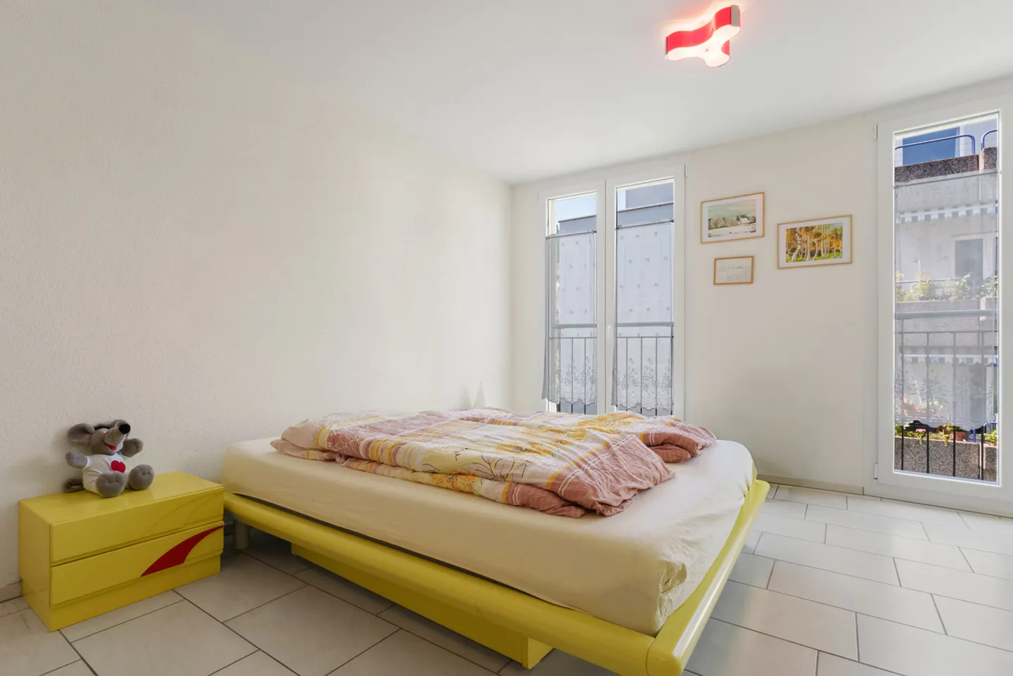 An Urban Home Amidst Nature - Photo 5 of 12